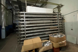 ティラナ/ドゥラスから：ソビエト連邦のワイナリー・リブラズドでのワイン試飲