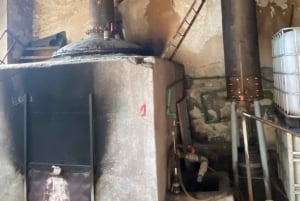 ティラナ/ドゥラスから：ソビエト連邦のワイナリー・リブラズドでのワイン試飲