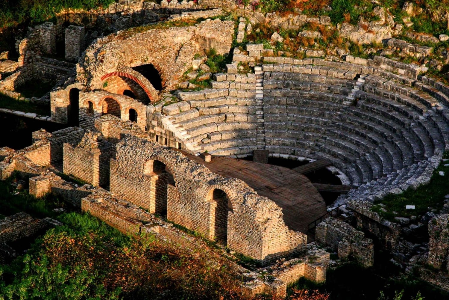 Vanuit Tirana: Sarande, Ksamil en Gjirokaster 2-daagse dagtour