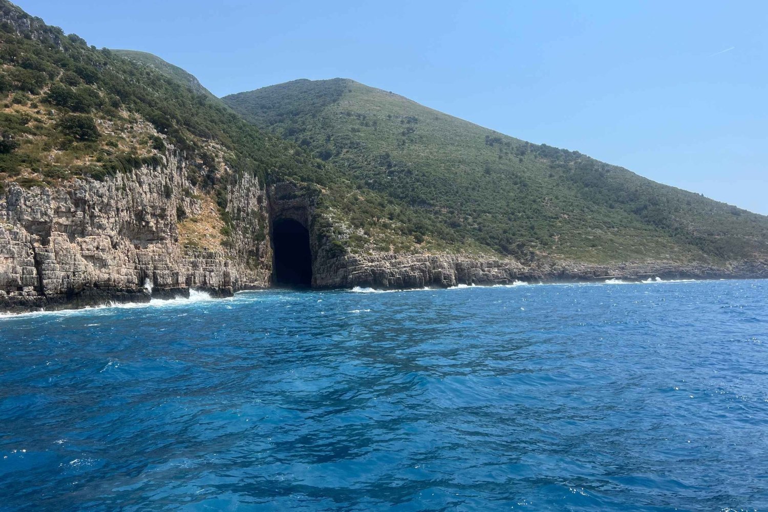 Z Tirany/Durres: Półwysep Sazan i Karaburun łodzią motorową
