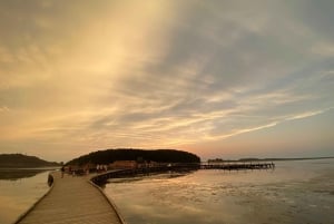 Tiranasta: Sazan, Karaburun-rantakierros ja varjoliitoa Vlorassa