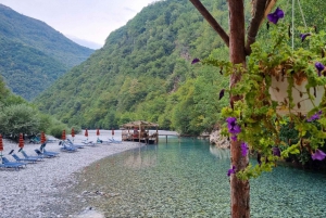 De Tirana: Passeio de barco pelo rio Shala e pelo lago Komani