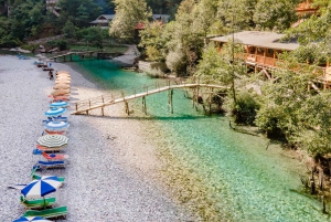 Из Тираны: Дневная экскурсия на лодке по реке Шала и озеру Комани