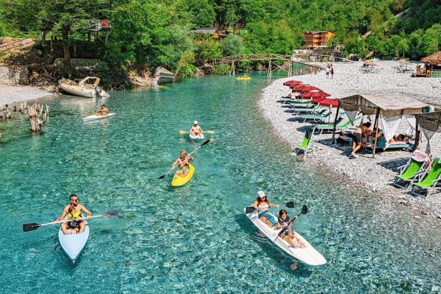 Von Tirana: Kleingruppentour zum Shala-Fluss und Komani-See