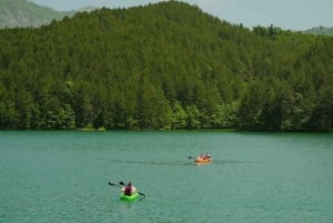 Au départ de Tirana : visite de la ville de Berat, du lac Belshi et des thermes romains