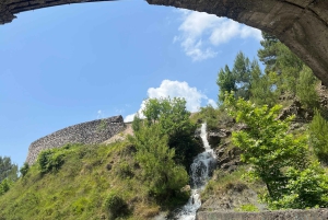 Au départ de Tirana : visite de la ville de Berat, du lac Belshi et des thermes romains