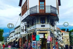 Från Tirana till Gjirokaster: dagsutflykt i den förtrollande staden