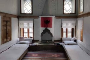 Från Tirana till Gjirokaster: dagsutflykt i den förtrollande staden