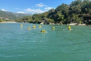 Fra Tirana: Dagstur med rafting i Vjosa og Benja termiske bad