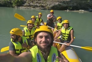 Fra Tirana: Dagstur med rafting i Vjosa og Benja termiske bad