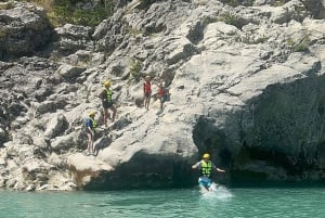 Fra Tirana: Dagstur med rafting i Vjosa og Benja termiske bad