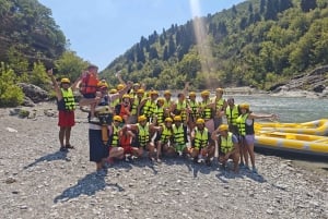 Fra Tirana: Dagstur med rafting i Vjosa og Benja termiske bad