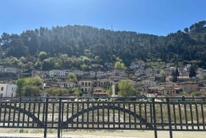 Fra Vlora: Zvernec, Apollonia og Berat dagstur