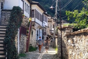 Fra Vlora: Zvernec, Apollonia og Berat dagstur