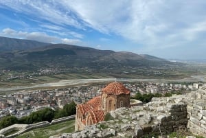 Fra Vlora: Zvernec, Apollonia og Berat dagstur