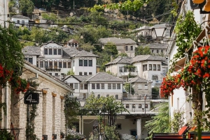 Vanuit Vlora: Tepelene Springs, Gjirokaster & Blue Eye Day Tour