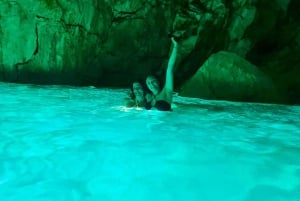 Da Valona: Grotta delle Gemme Blu e tour della Baia di Grama in motoscafo