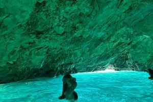 Da Valona: Grotta delle Gemme Blu e tour della Baia di Grama in motoscafo