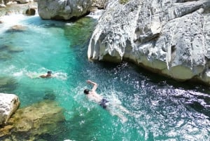 Vlorë: puente Brataj, cañón Nivica y cascada Peshtura