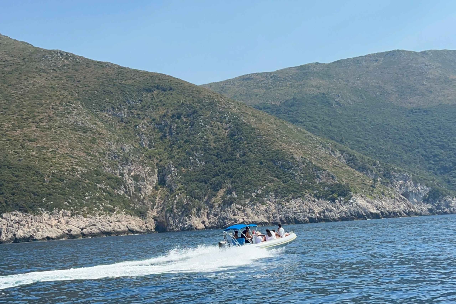 Au départ de Vlore : excursion en hors-bord à la grotte de Haxhi Ali et Karaburun