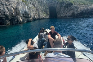 Au départ de Vlore : excursion en hors-bord à la grotte de Haxhi Ali et Karaburun