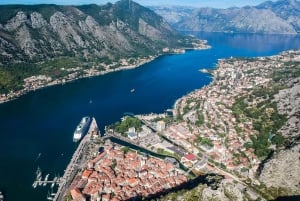 Tour de día completo de Montenegro; Budva, Kotor desde Tirana&Durres