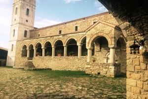 Поездка на целый день в Дуррес, Аполлонию и монастырь Арденика