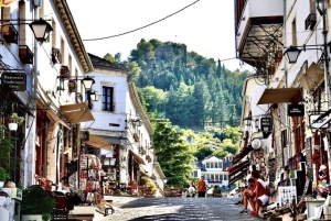 Sarandë: Rundtur i Gjirokaster, Blå ögat och Lekursi slott