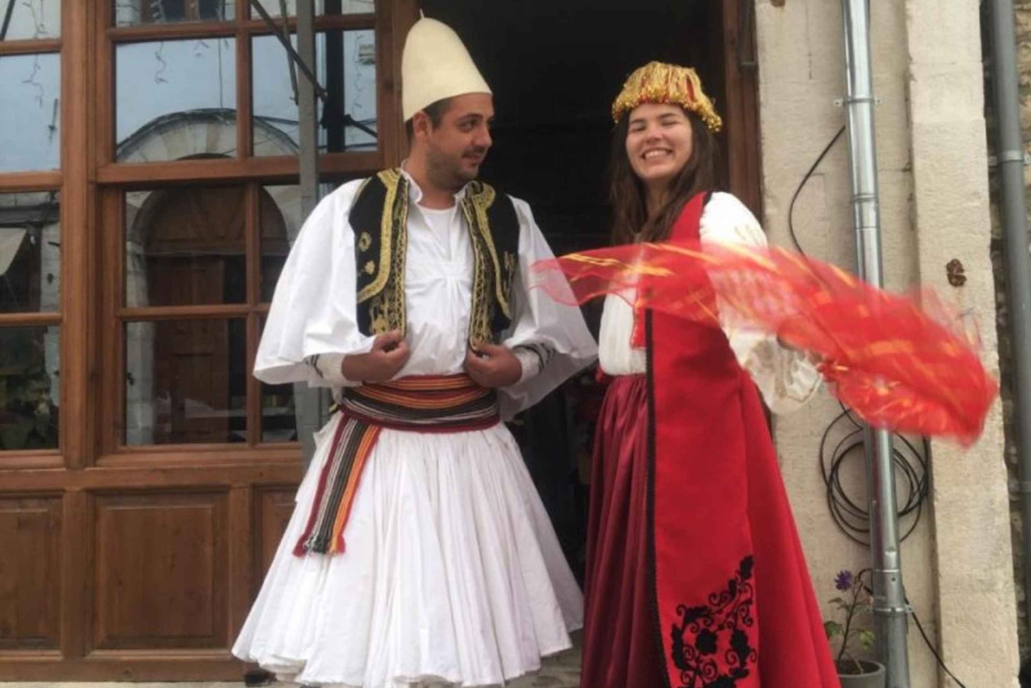 Гирокастра: насладитесь Старым базаром в традиционных костюмах