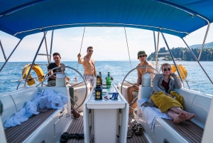 Gouvia : Excursion à la voile sur l'île de Corfou avec collation et boissons non alcoolisées