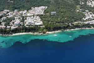 Gouvia : Excursion à la voile sur l'île de Corfou avec collation et boissons non alcoolisées