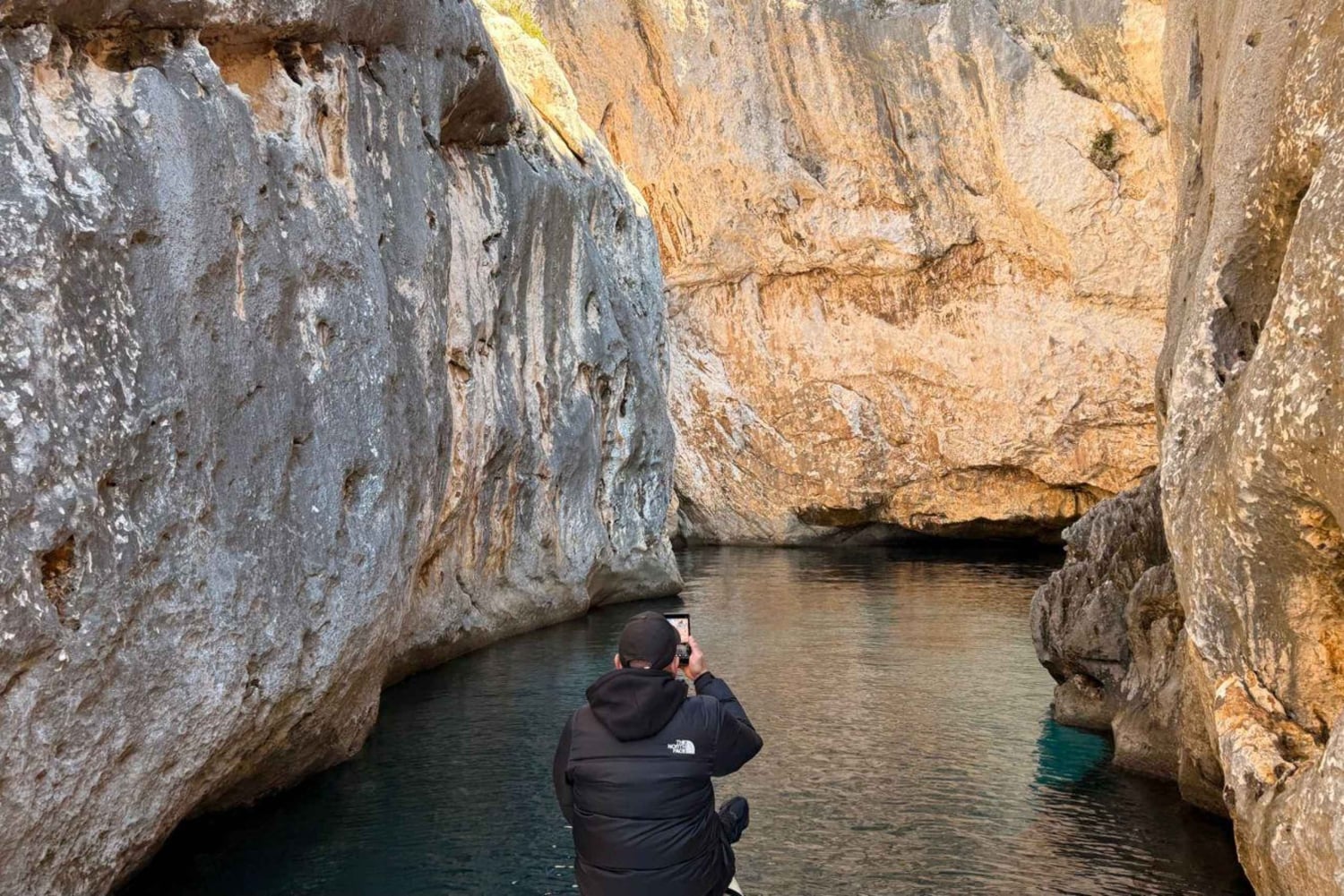 Grama Bay & Blaue Höhle: Schnellboot-Tour ab Vlora
