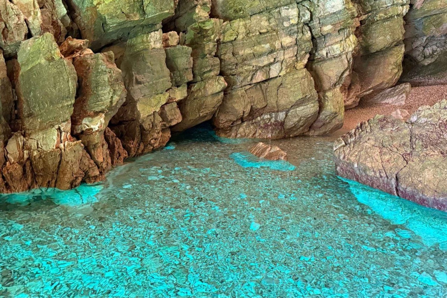 Grama Bay & Blaue Höhle: Schnellboot-Tour ab Vlora