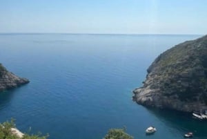 Grama Bay & Blaue Höhle: Schnellboot-Tour ab Vlora