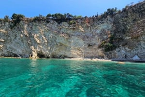 Sarandë: Boat Tour to Kroreza with Drink and Umbrella