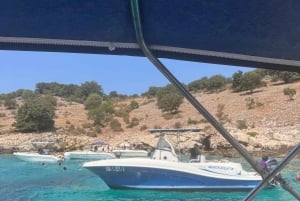 Gruppresa 7 stopp Saranda till Krorez Gratis dryck och parasoll