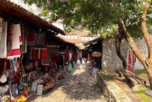 Vanuit Tirana: Halve dagtrip naar Kruja en toegang tot Skanderbeg Museum