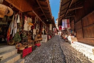 De Tirana: Viagem de 1 dia a Kruja e entrada no Museu Skanderbeg