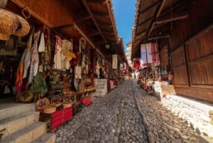 Depuis Tirana : Excursion d'une demi-journée à Kruja et entrée au musée Skanderbeg