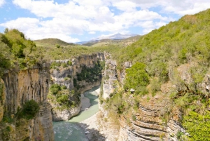 Verborgene Wunder Albaniens: Erkundung des Bogova-Wasserfalls