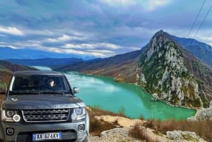 Depuis Tirana : Randonnée sur le mont Gamti et le lac Bovilla en Land Rover