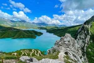 Depuis Tirana : Randonnée sur le mont Gamti et le lac Bovilla en Land Rover
