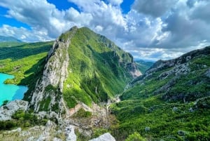 Depuis Tirana : Randonnée sur le mont Gamti et le lac Bovilla en Land Rover