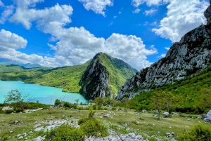 Depuis Tirana : Randonnée sur le mont Gamti et le lac Bovilla en Land Rover