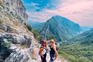 Depuis Tirana : Randonnée sur le mont Gamti et le lac Bovilla en Land Rover