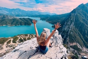 Depuis Tirana : Randonnée sur le mont Gamti et le lac Bovilla en Land Rover