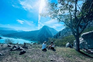 Depuis Tirana : Randonnée sur le mont Gamti et le lac Bovilla en Land Rover