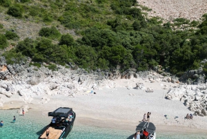 Himara: aventuras com mergulho de snorkel em grutas e praias secretas