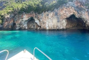 Himara: tour en barco por la Riviera albanesa con paradas para nadar
