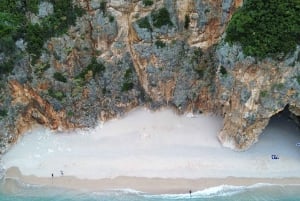 Himara: tour en barco por la Riviera albanesa con paradas para nadar